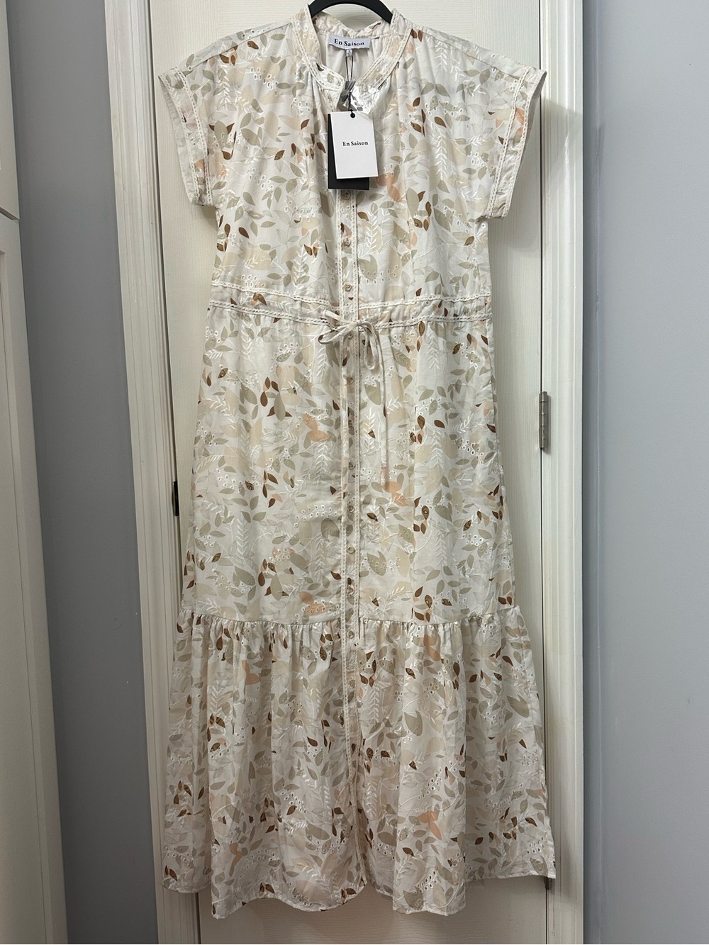 NWT Cream Leaf Print Tie-Waist Midi Dress - Size S